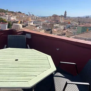 Two Bedroom In Center With Views Apartamento