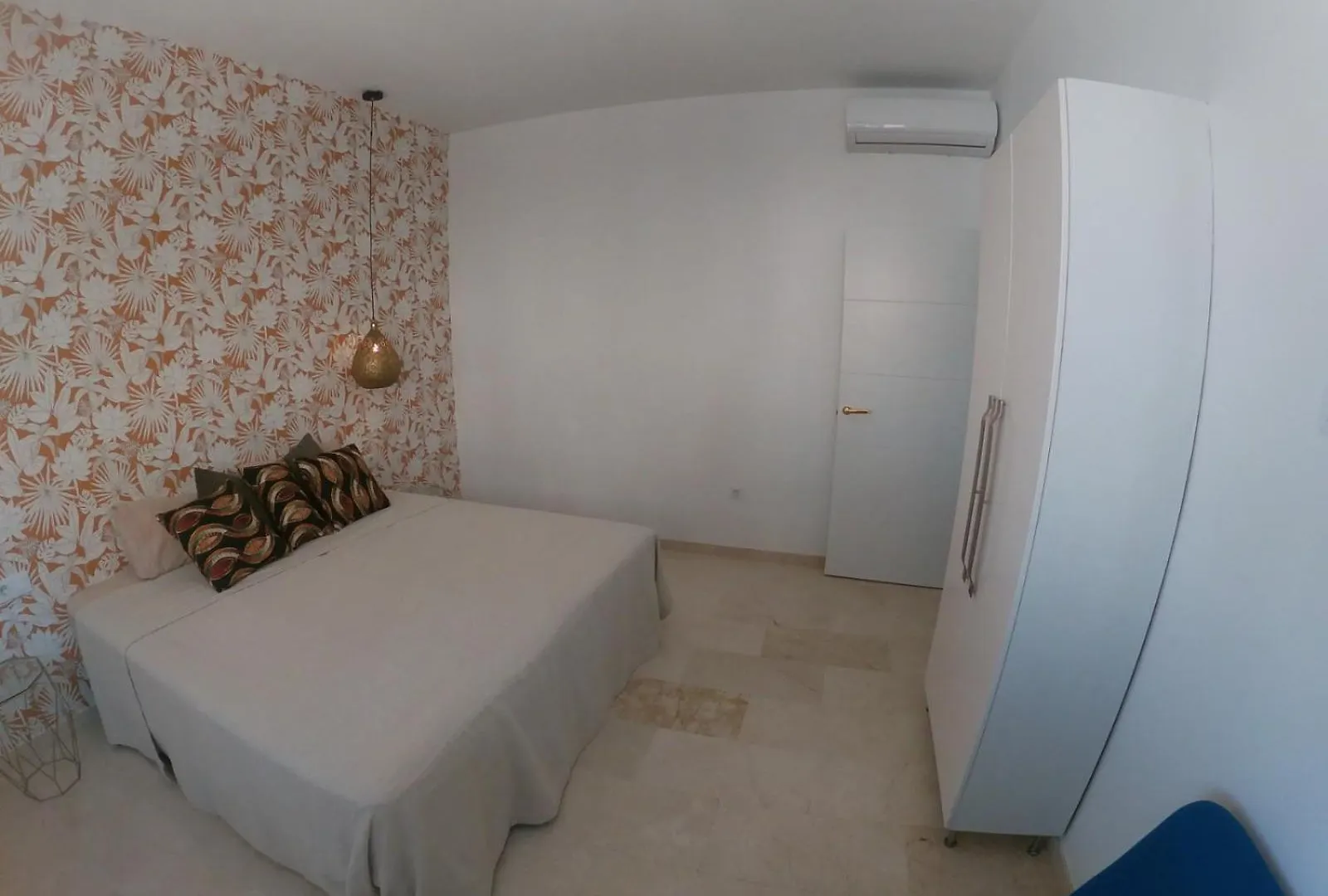 Malaga Sunshine Rentals - New Picasso Plaza - 0*,